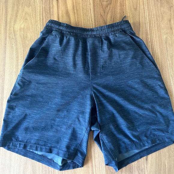 Lululemon men’s shorts - Picture 1 of 3